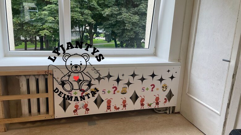 Ugdomasis stendas "Skruzdėliukai+matematika"